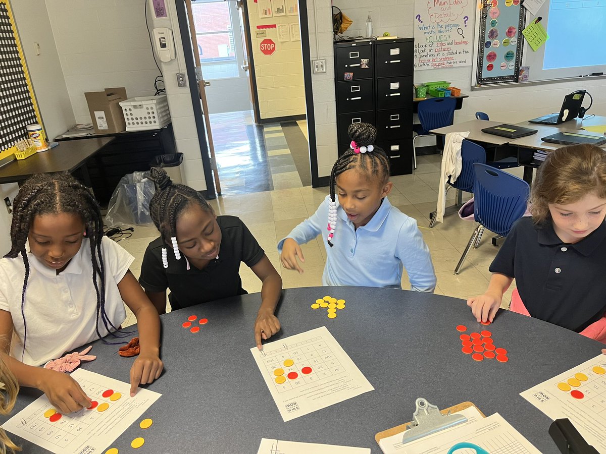 MrsHerder's tweet photo. Small groups in math! They always love when I bring out the gamesโฆ and I love when they think math is fun! @CarterJCPS #zone1derful #3rdgrade #multiplicationfacts https://t.co/FcaUeXaBUl