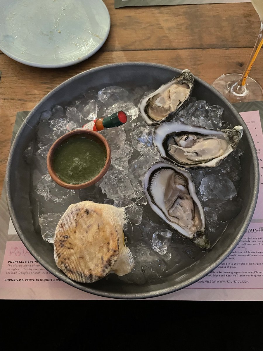 Hannah Al-Othman tweet media