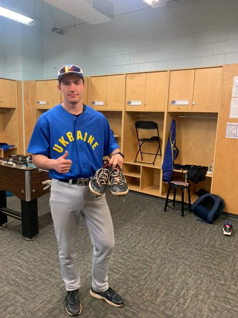 StevePindar's tweet photo. Roberto's Kids is both thrilled and extremely humbled that we could assist the Ukraine National Baseball team that was in NYC last weekend to play games against the NYPD and FDNY with a donation of cleats that will be going to deserving youth in Ukraine. ❤️ https://t.co/3sthR8BmBa