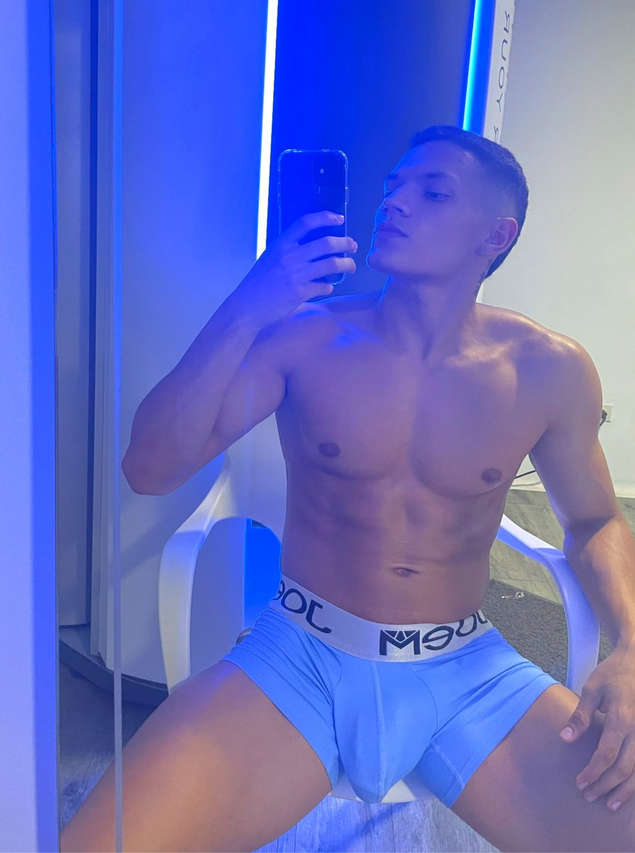 onlyfans.com/david_lz 🔞🔥💙
Rt y te doy 10% de descuento 🥵
.
.
#onlyfanspromo #onlyfansbabe #Medellín #PINTOAWARSDS