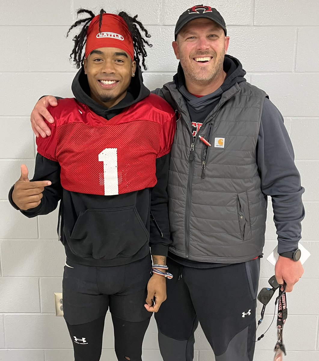 MrCoachFrate's tweet photo. 📚ACADEMIC EXELLENCE📚brought to you by @ChickfilA is @rams_hhs SR-WR @jswervvv‼️ He finished strong💪🏾in his classes in Q1…GREAT JOB‼️KEEP IT UP JAYLEN‼️🐏🏈❤️@clwatson85 @CoachPerdomo @HHSRamAthletics @JRRAMS1 @Ram_Footb_Media @FB_RecruitHHS https://t.co/8uX9BZkQHp