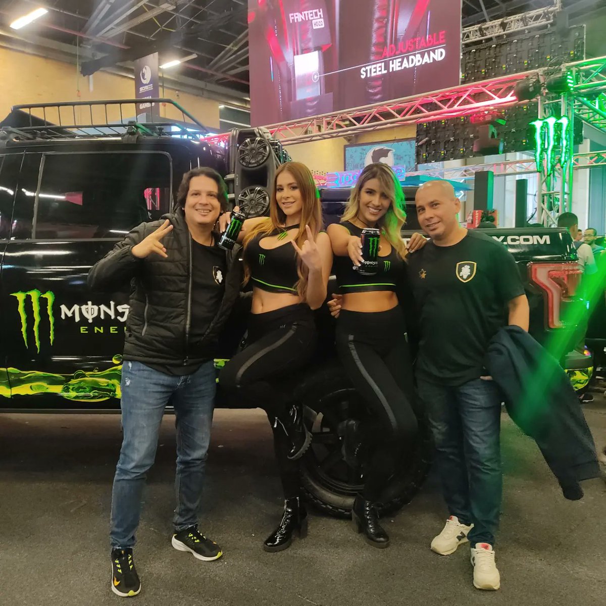 Así cerramos nuestra participación en la #liganexo, tremenda experiencia y volveremos más fuertes. Gracias @lacomercialco por vestir de negro y dorado a nuestro equipo. Gracias <a href="/nexoarena/">NEXO ARENA</a> un gran evento en el que faltó voluntad por parte de algunas marcas #wearecontraesports🛡🐊
