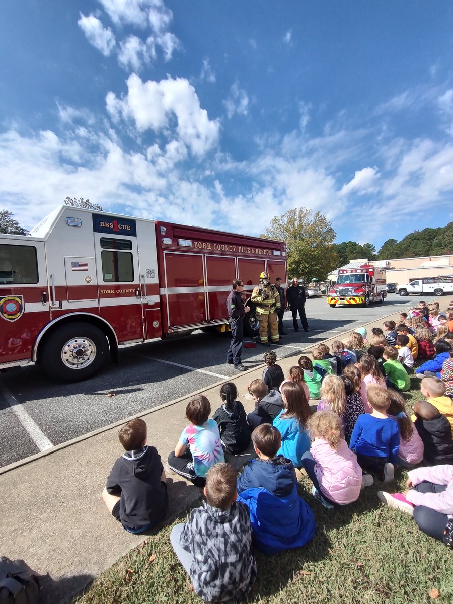 skramer7217's tweet photo. @GBEGrizzlies Kindergarten is learning about Fire Safety! Check your smoke detectors! https://t.co/v356QmjRpl