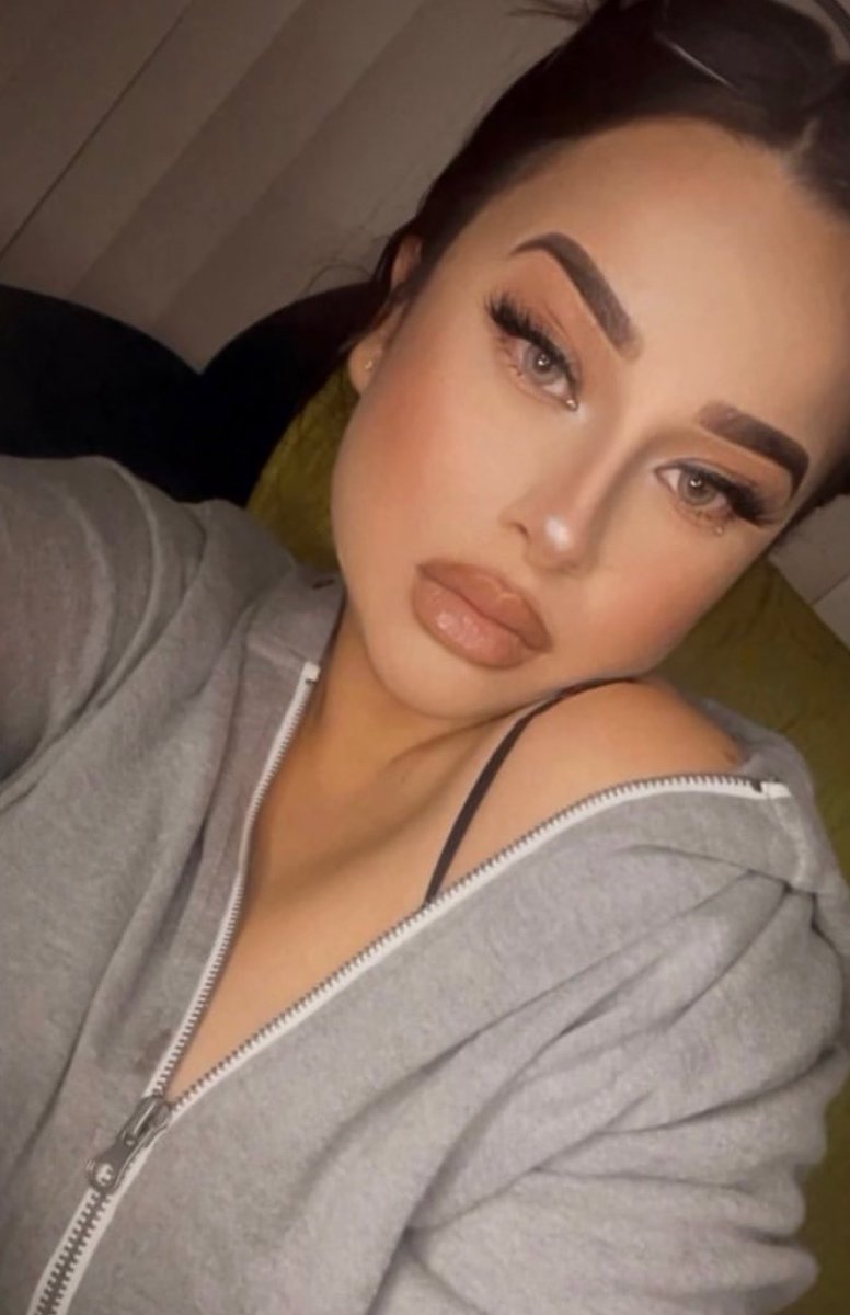 Jesshell9's tweet image. Bored 😐