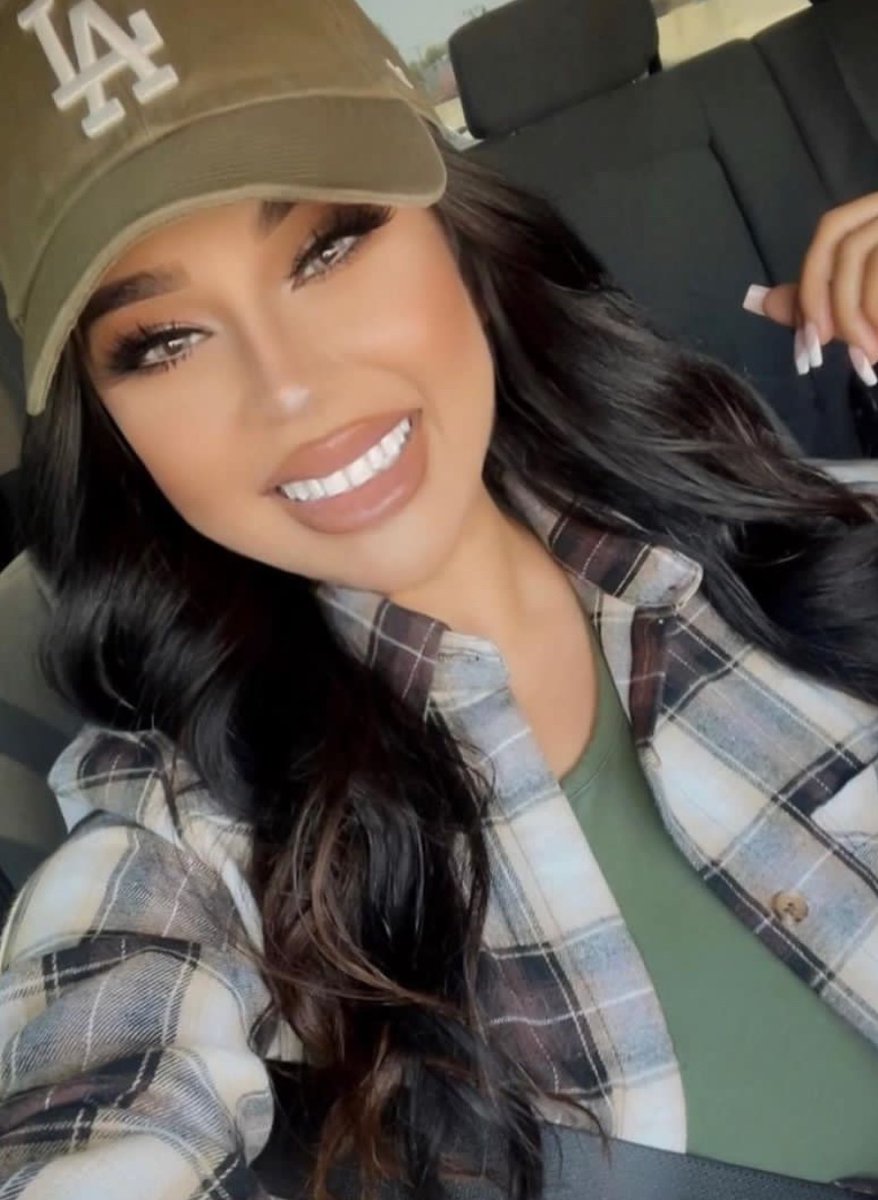 Jesshell9's tweet image. Smiles