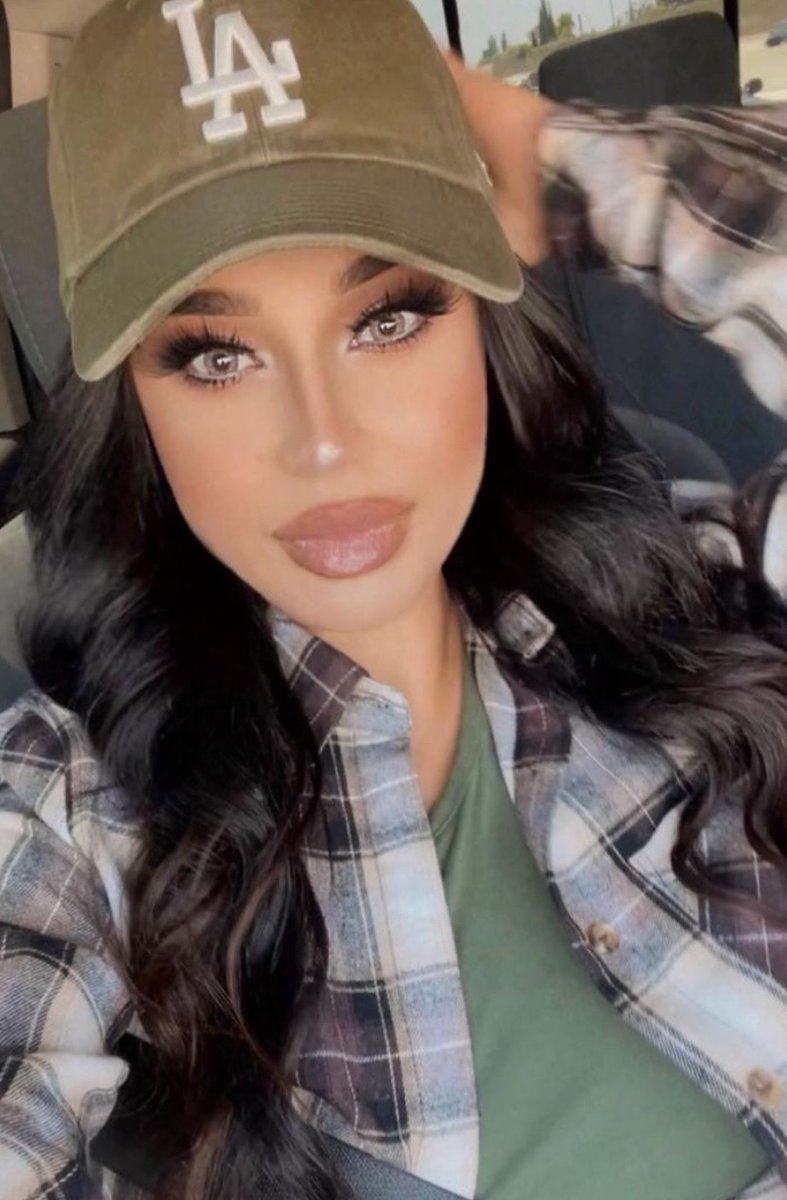 Jesshell9's tweet image. Smiles