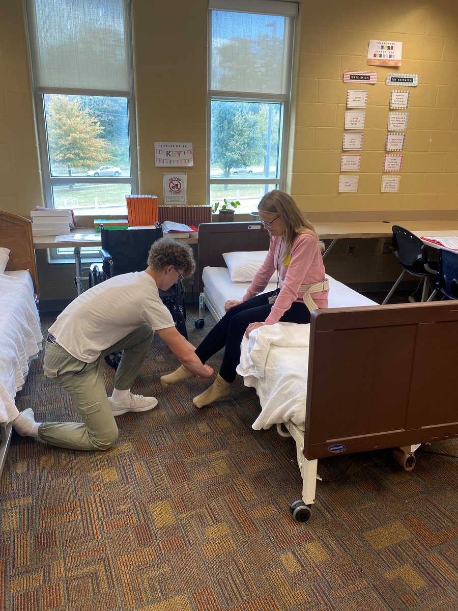 ORSchools's tweet image. We think it is super cool that in addition to supporting our teachers with an Educator Preparation Program, Ulla Carr is supporting our students by serving as a "mock patient" in their nursing class! #RealWorldLearning #ORSRocks
@KCS_EPP