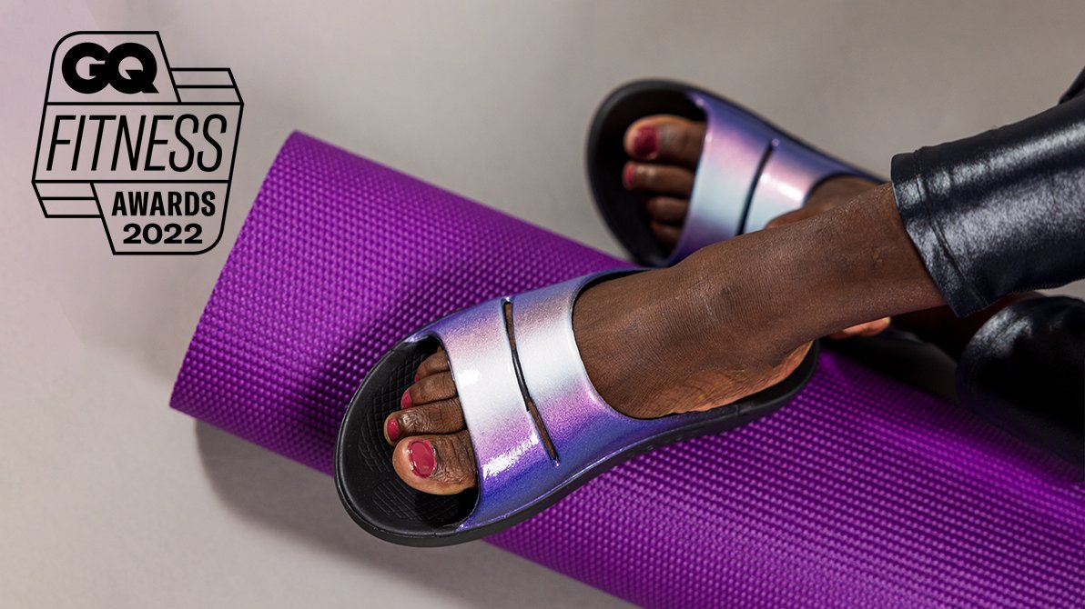 oofos's tweet photo. By wearing OOFOS, you're helping your body recover in between workouts. We've got the seal to prove it.
π·: OOahh Calypso
#recoverySlides #ActiveRecovery #GQ https://t.co/ZtJtJPPFSD