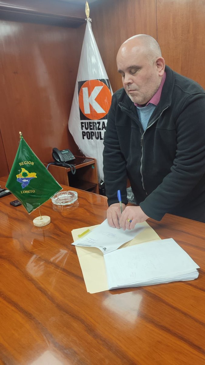 JorgeMo82134070's tweet photo. Rechazamos los actos de corrupción en este gobierno por lo que hoy he firmado la moción de vacancia presentada por mi colega Edwar Málaga.  El Perú necesita salir de esta crisis y encaminar su reactivación económica. https://t.co/EY3MXaTZDc