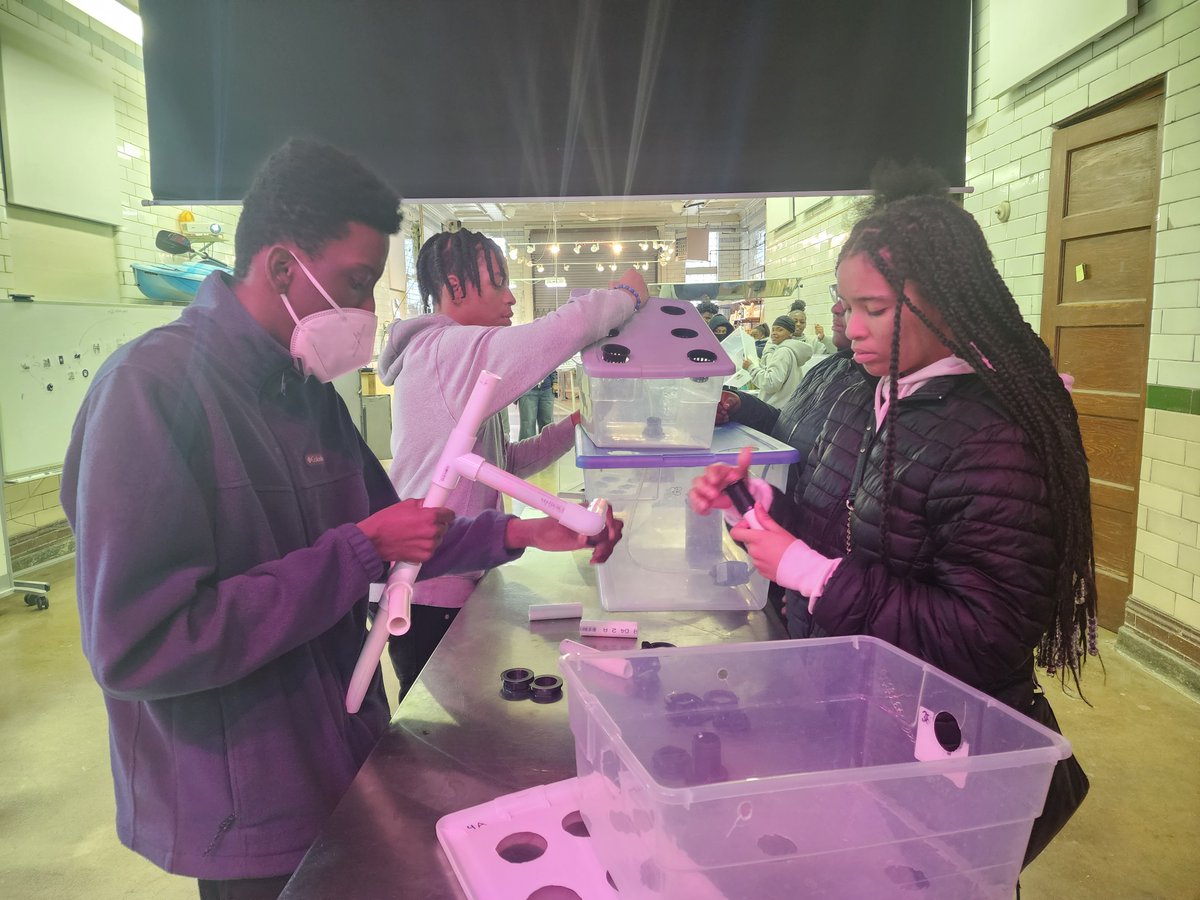 Chi_Voc's tweet image. Today our Agriculture/Horticulture Science students had a STEMtastic day with @plantchicago participating in an aquaculture immersion event.  We can't wait to set up our new vertical hydroponics unit, creating a symbiotic system to grow crops and fish together! #doSTEM #cpsSTEM