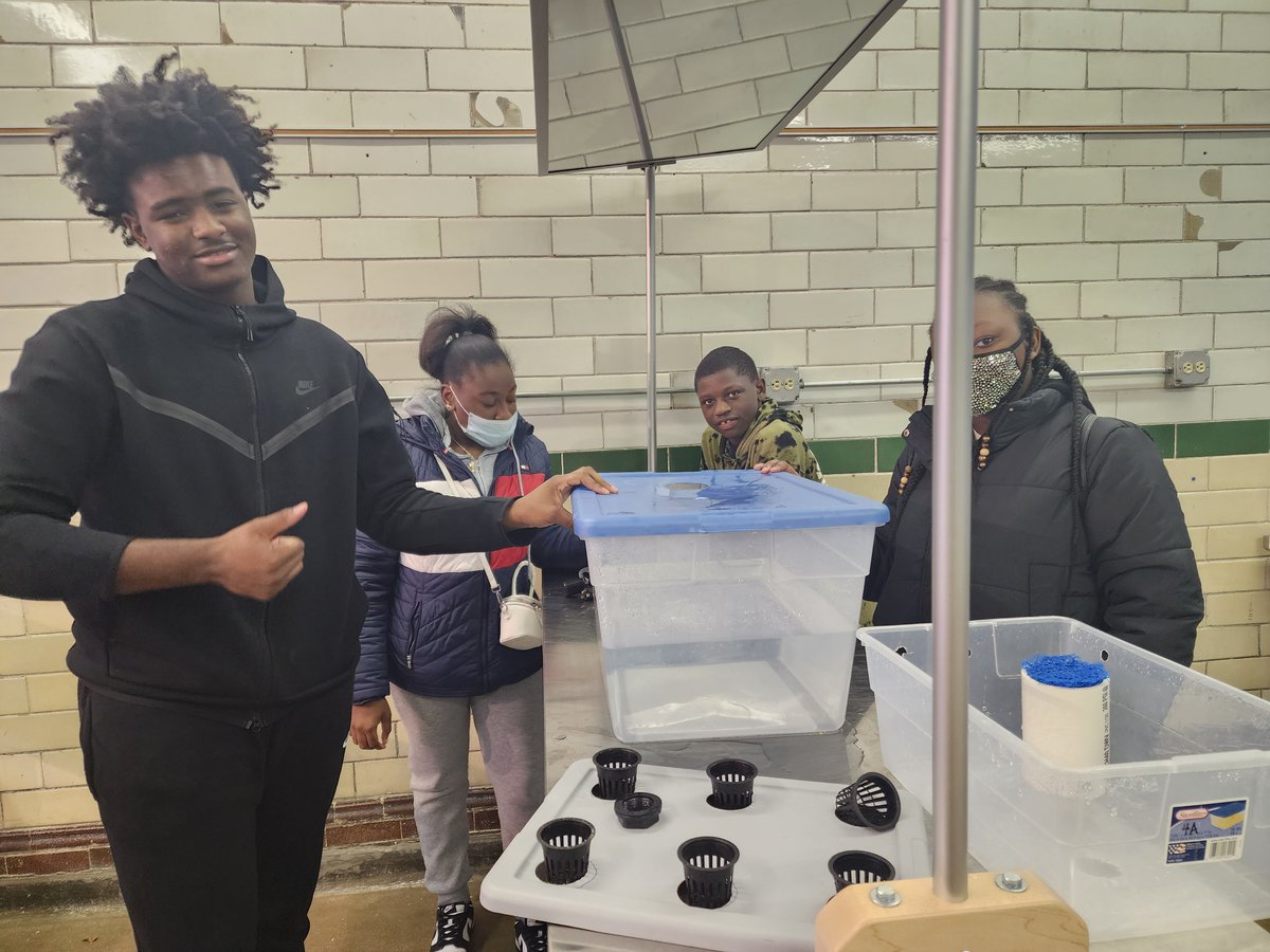 Chi_Voc's tweet image. Today our Agriculture/Horticulture Science students had a STEMtastic day with @plantchicago participating in an aquaculture immersion event.  We can't wait to set up our new vertical hydroponics unit, creating a symbiotic system to grow crops and fish together! #doSTEM #cpsSTEM