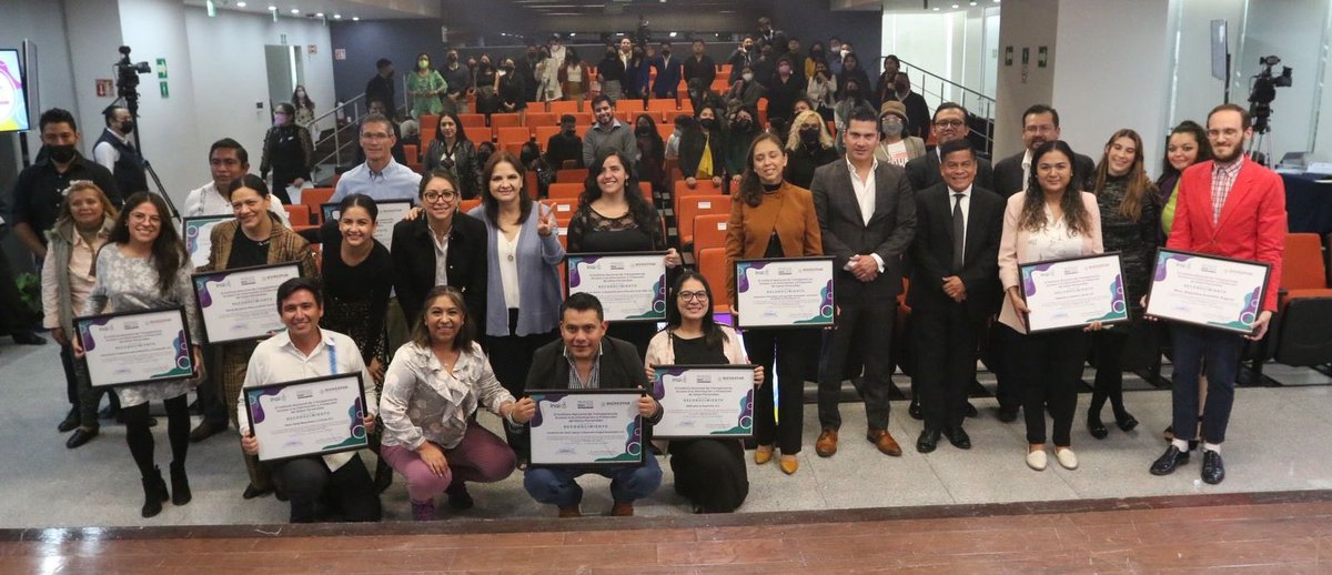 vinculasociedad's tweet photo. La comisionada @JulietDelrio expreso su reconocimiento a las #OSC ganadoras del programa #PROSEDE2022 por ayudar y coadyuvar en acercar los derechos DAI y DPDP en las distintas regiones del país. Invitó a tod@s en seguir colaborando y a sensibilizarse para ayudar a los demás. https://t.co/c1yNoFuDa2