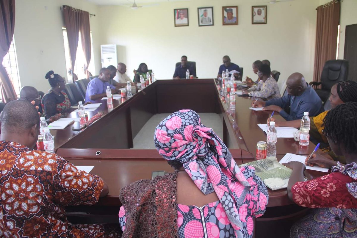 Earlier today, the Executive Director/CEO of the @nrcri_umudike, Prof @cegesi held his inaugural Management Committee meeting where he implored the team to support his aspirations to move the institute to greater heights. @FmardNg