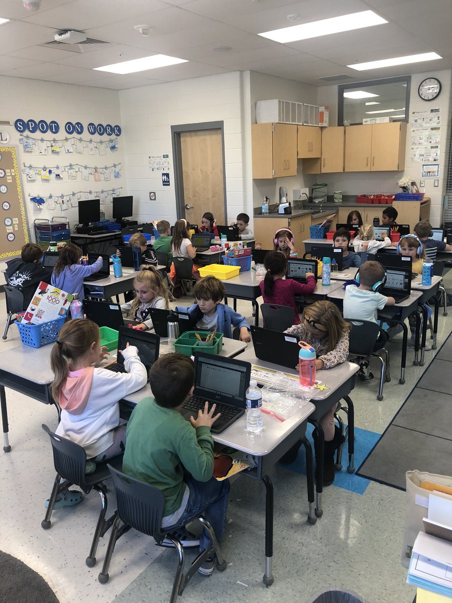 Look at the focus and engagement! 👀 1st graders love making their Book of Seasons on Wixie! 🍂❄️🌷☀️💻 #AACPSAwesome #funinfirstgrade #wixie <a href="/arnoldaacps/">Arnold Elementary</a> <a href="/aacpsoit/">Instructional Technology, AACPS</a> <a href="/AACPS_K5Science/">AACPS Elementary Science Office</a>