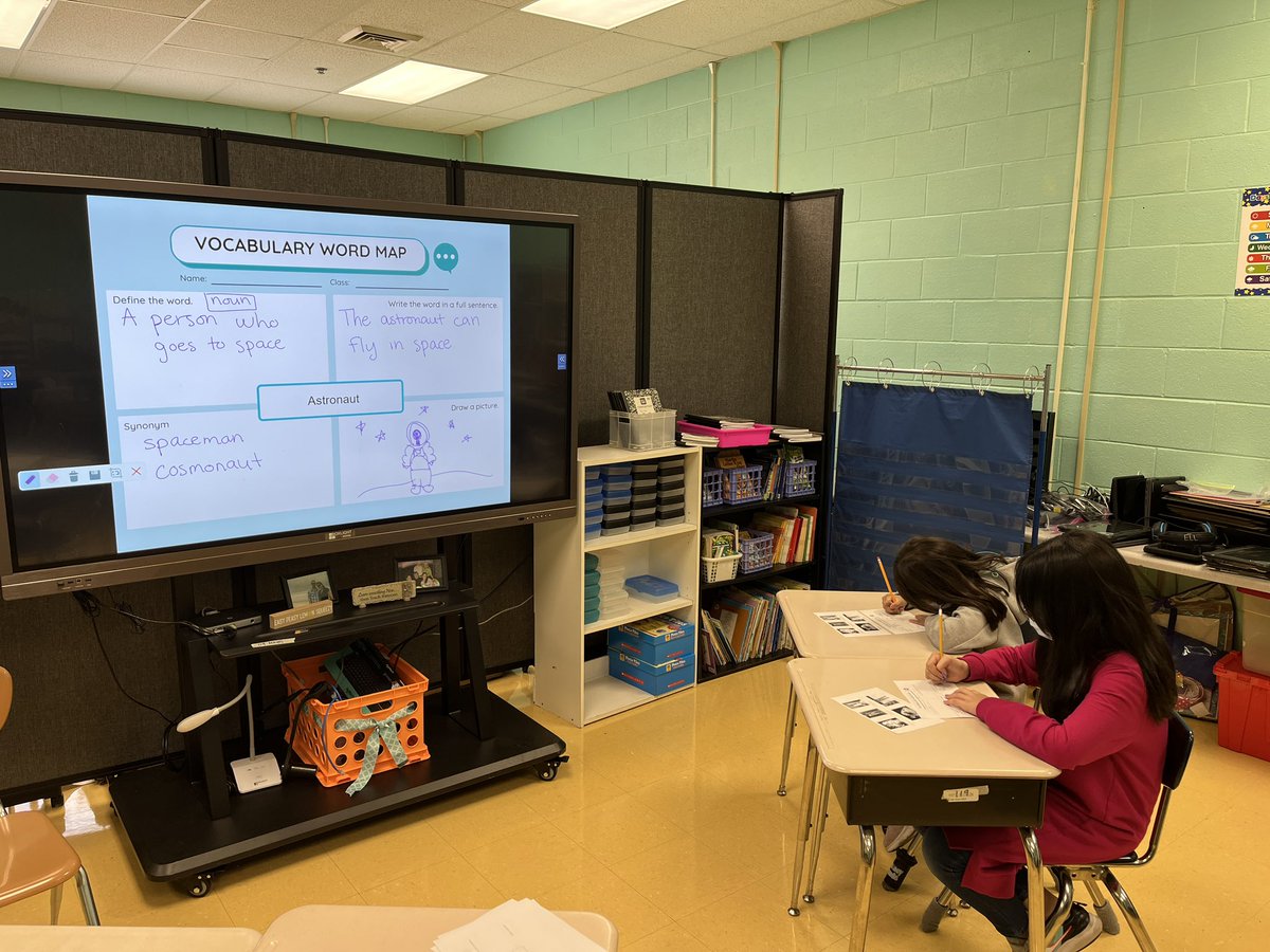 MayesESL tweet media