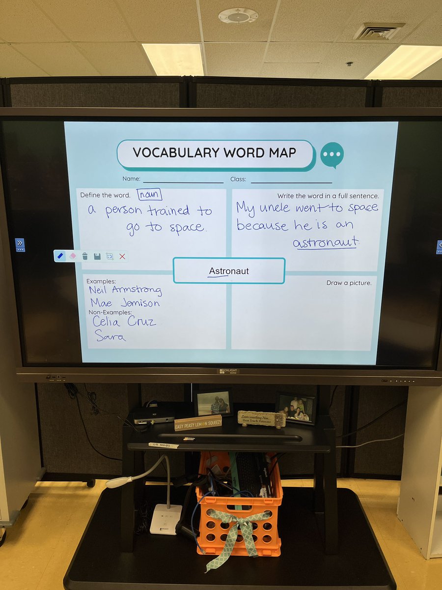 MayesESL tweet media