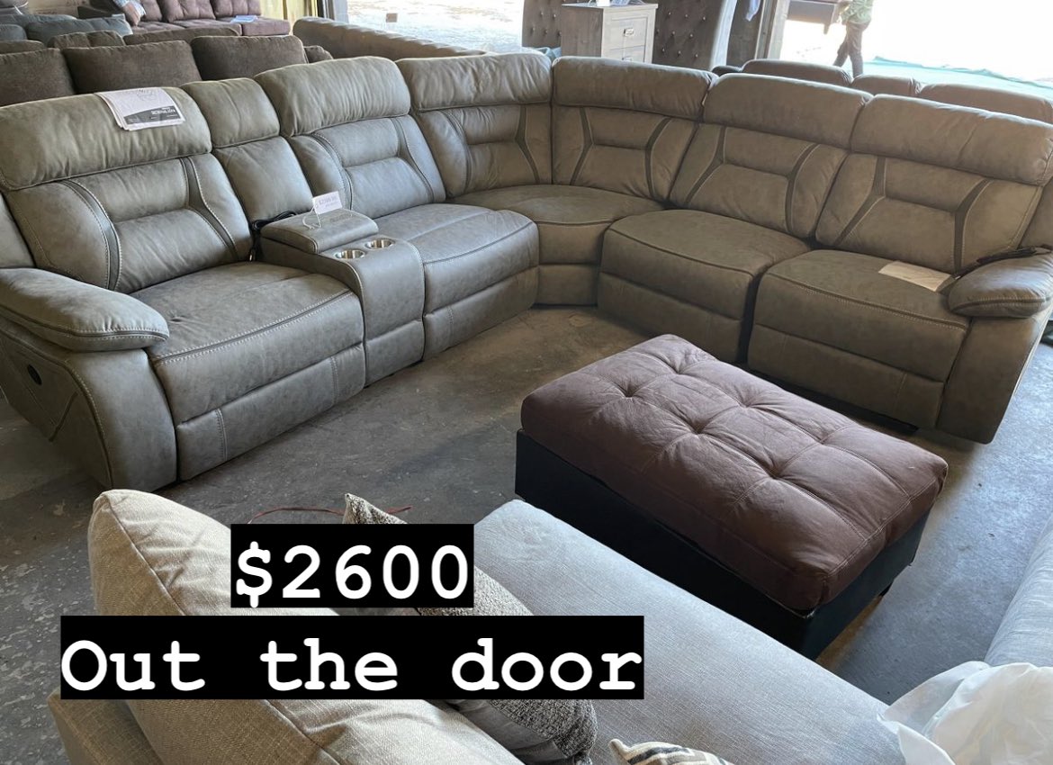 NCRevolution's tweet photo. This section is my favorite we have. Our competitors have it at just under 4K.  #furniturerevolution #jacksonvillenc #homedecor #livingroomideas #livingroomdesign #livingroomdecor #livingroom #sectional #furniturestore #furnituredesign #furniture https://t.co/ngiYAx9usc