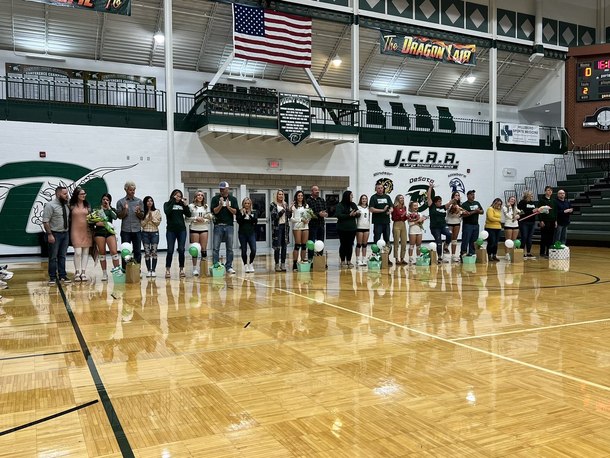 De_SotoDragons's tweet photo. It’s senior night for our XC and Volleyball teams. Congratulations to this great group of student-athletes. Thank you for your dedication and leadership! https://t.co/Jmu0OZcWUD