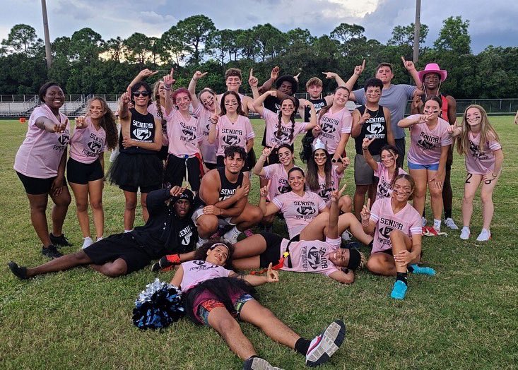 DwyerHS's tweet photo. Seniors are the Powder Puff CHAMPS! Thank you students, class sponsors, volunteers, and the fans who came out to support the event!
#WeAreDwyer #HomecomingWeek #PowderPuff https://t.co/6wiBMr8ELO