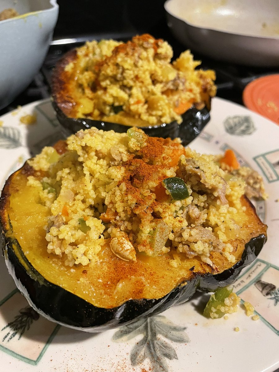 What’s better than stuffed peppers??? Stuffed acorn squash!!
#fallfoodie #dinner #tiktokrecipe #couscous