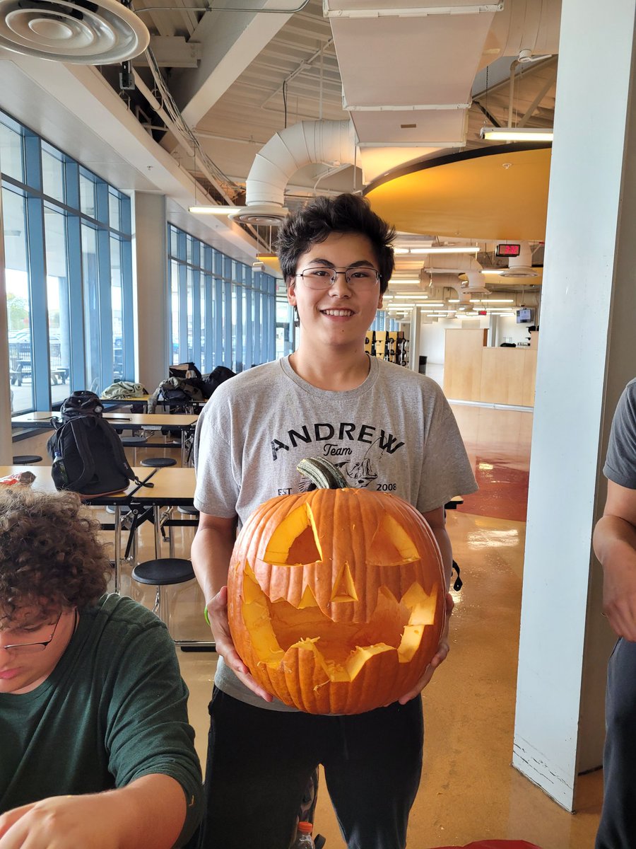 VJAGermany's tweet photo. Kürbis 🎃 carving with German Club and the exchange group has left us with so many 'gourd' memories.  😂 @VJAGermanClub @AndrewHS_d230 https://t.co/yKT8gVsJHo