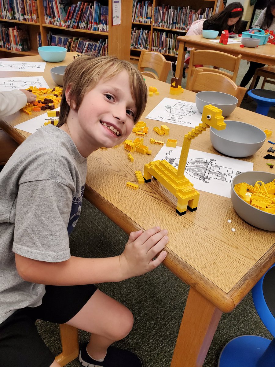 KNicholson91016's tweet photo. We had a blast at our first 2nd &amp; 3rd grade Lego Club meet today! I spy some super creative favorite animals! 🐍🦈🐬🐺🦒🐯 @GreenvilleES @FCPS1News @GESMrGardner @KaitReder @erika_kersey https://t.co/t0kboYbzkD