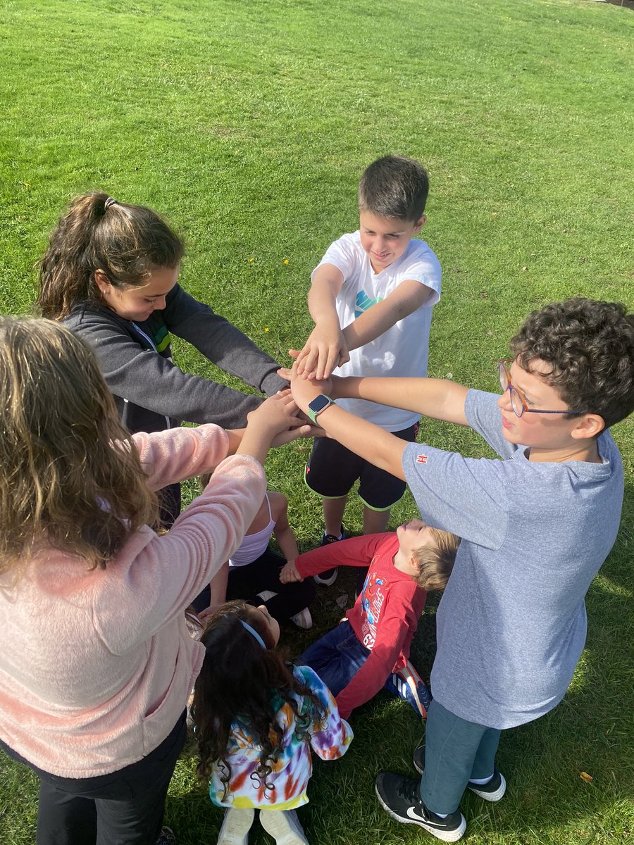 QRS_Marty's tweet photo. Today we met with our buddy class and created physical mandalas for our monthly school community activity. Ask your child all about today’s lesson. #qrspride https://t.co/MtzCnD1Zd1