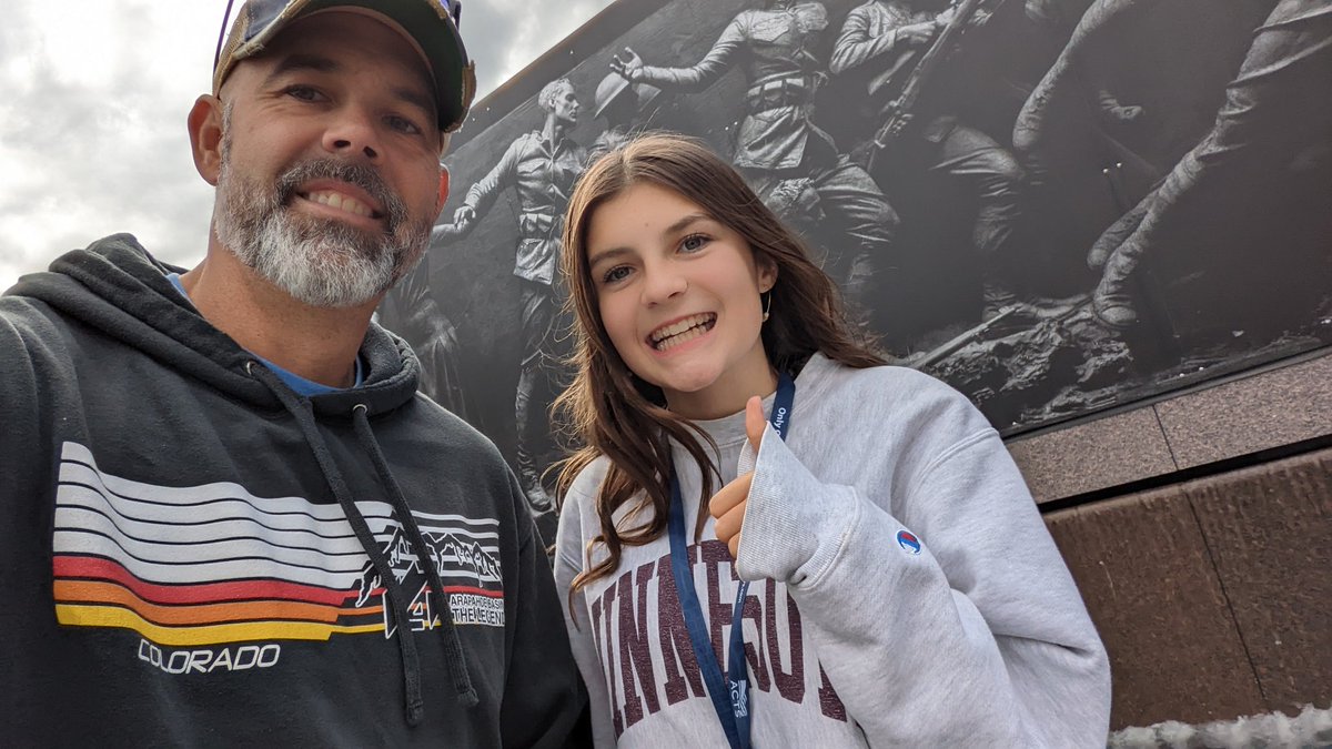 devine_lead's tweet photo. Washington DC Selfie tour with my 8th grader is in full effect. #WashingtonDC https://t.co/WCay4ZxIhX