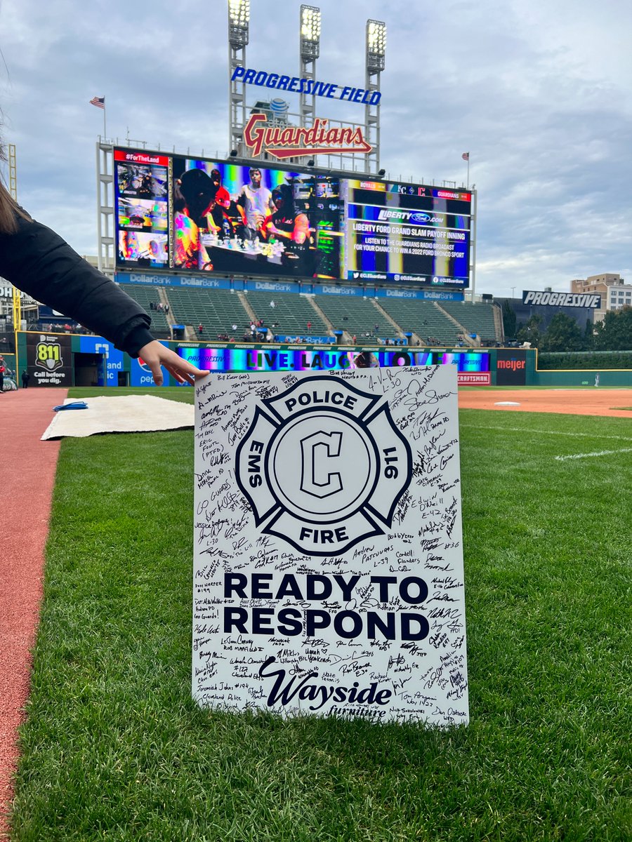 CLEInspires's tweet photo. This plaque is dedicated to the NE Ohio First Responders who visited us during Ready to Respond presented by @Wayside_Akron. 

It currently hangs in our home Bullpen, led by bullpen coach Brian Sweeney, who invited hundreds of first responders to the ballpark during the season. https://t.co/SNyCppazWi