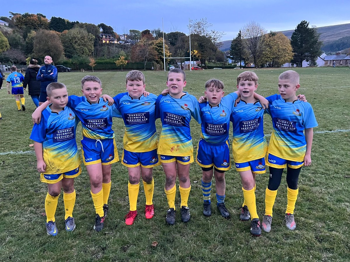 Big shout out to the Oakdale U11s/U10s that represented their district over the last couple of days.  Rhymney Valley District beating Pontypool 6-1 on Saturday and Islwyn District beating Blaenau Gwent 9-2 today.  Amazing achievement by all and we are all very proud of you.. 🙌🏻🙌🏻