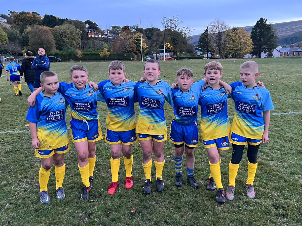 Big shout out to the Oakdale U11s/U10s that represented their district over the last couple of days. Rhymney Valley District beating Pontypool 6-1 on Saturday and Islwyn District beating Blaenau Gwent 9-2 today. Amazing achievement by all and we are all very proud of you.. 🙌🏻🙌🏻