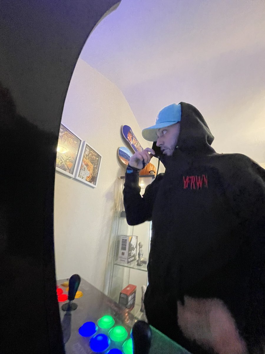 Sayzee_Yfrwn's tweet photo. Get your #YFRWN hoodies ๐ฆ https://t.co/9vRF8Bfkbq