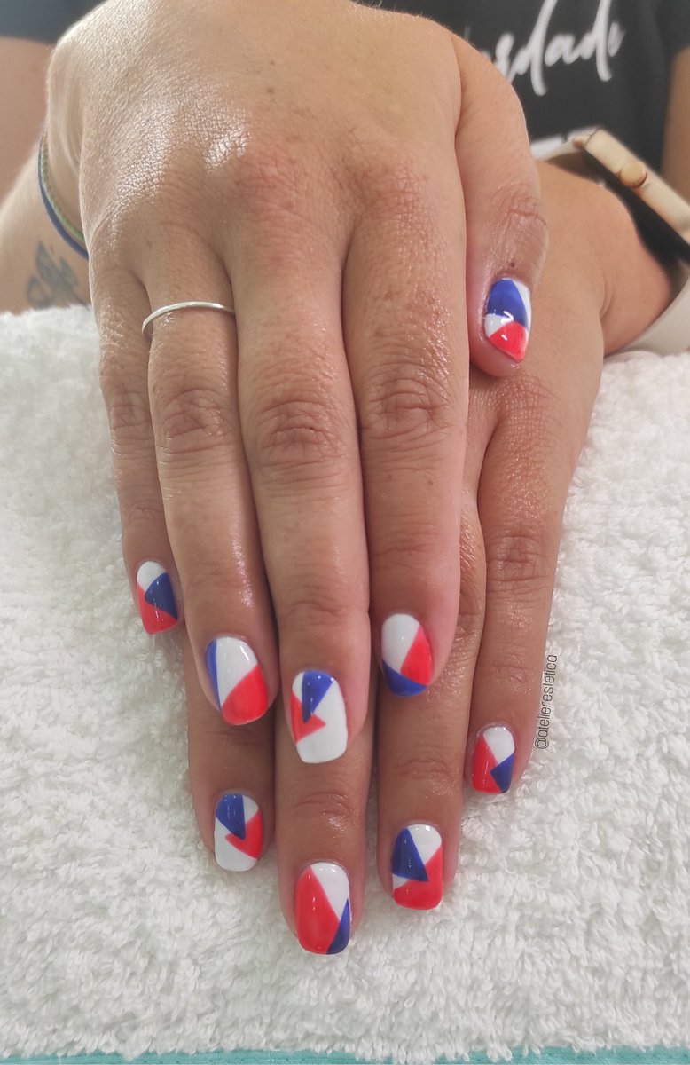 mpetitatelier's tweet photo. Tú también puedes presumir de uñas perfectas.💅💅
😊 Contamos con una variedad de colores que puedes combinar según tu personalidad.🔝🔝
#estetica #uñas #manicura #pedicura #uñasdecoradas #beauty #belleza #cuidados #esmaltes #opi #gelcolor #pontevedra https://t.co/cGOxu6rZ7s