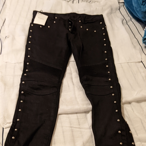 candi_irvin's tweet photo. So good I had to share! Check out all the items I'm loving on @Poshmarkapp #poshmark #fashion #style #shopmycloset #victoriassecretvspink #pepaloves #balmain: https://t.co/TAJB7NMgHU https://t.co/jhwqNBw2k8
