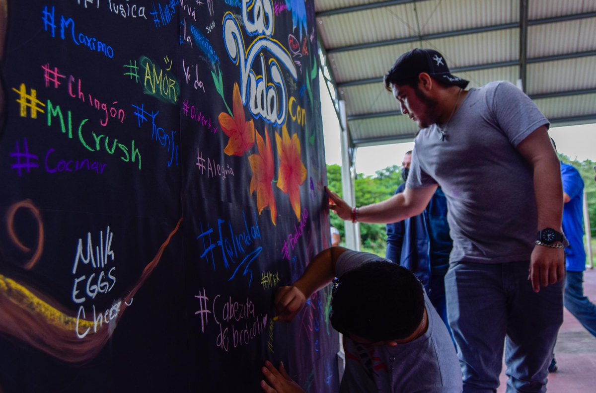 Con el propósito de crear conciencia sobre la importancia de la salud mental, realizamos la conferencia musical “Prevención del suicidio juvenil”, por el grupo #RWRRockwellRoad amenizó este evento, quienes a través de sus canciones promueven los valores entre la juventud.