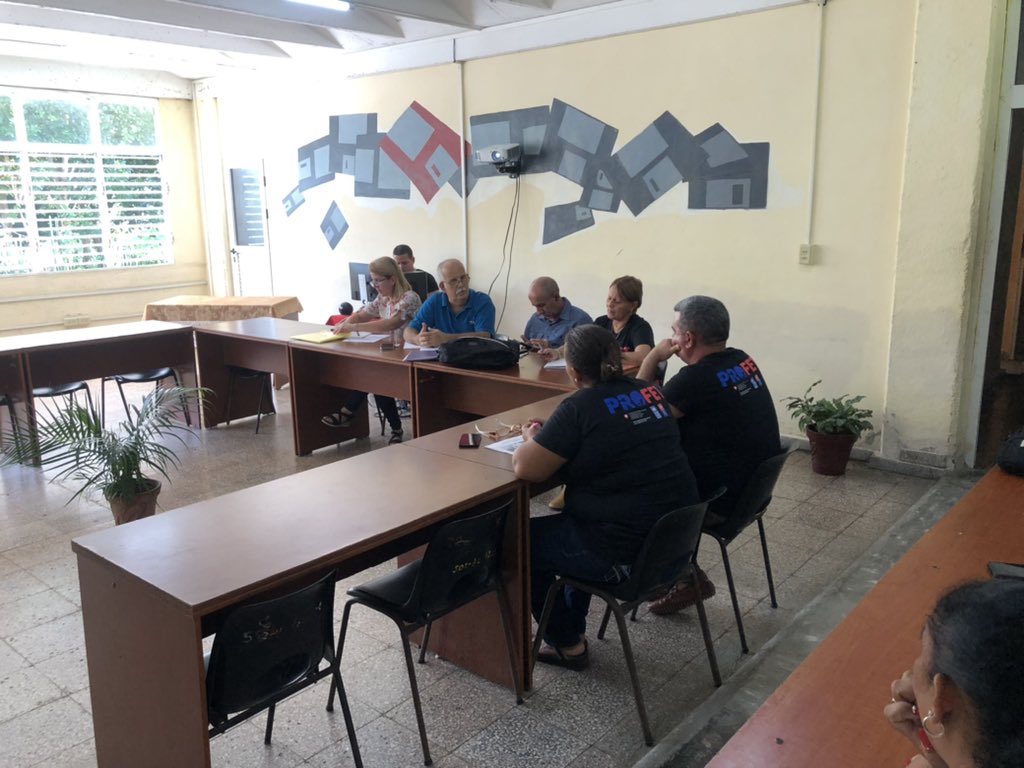 ipjgregorio's tweet photo. #ETPCienfuegos || Intercambio con el consejo de dirección del centro y la #UJC y #FEEM. Sobre la importancia de la tecnología y el equipamiento del proyecto #PROFET https://t.co/kuMLIk5gqE