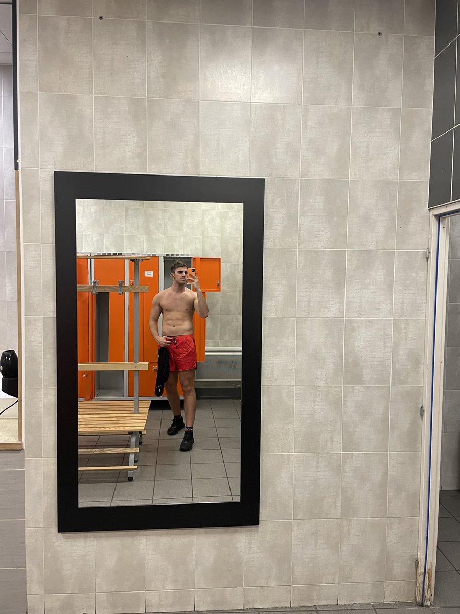 greg_brsd's tweet photo. 1. Before workout
2. During workout
3. After workout
Which One you will choose ? RT for the first. Like for the second. Comment for the third 
#boy #boys #workout #fit #fitboy #gym #gymboy #abs #gosmucu https://t.co/MY0ipvaJgA