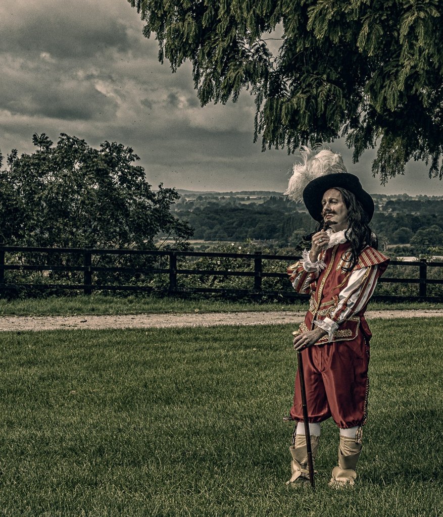 Surveying the landscape at Tutbury Castle
Derbyshire.
#Tutbury #Derbyshire #CharlesI #KingCharlesI #History #photo #landscapephotography