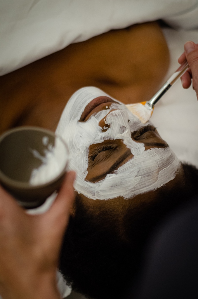 Leave your skin vibrant, hydrated &amp; glowing with a 60-min Blue Poppy Enzyme Facial. ✨

Book in November &amp; December to receive a complimentary EmerginC Revital Eyes treatment &amp; 15% off all EmerginC retail.

Click here to make a reservation: bit.ly/3VDbBWL