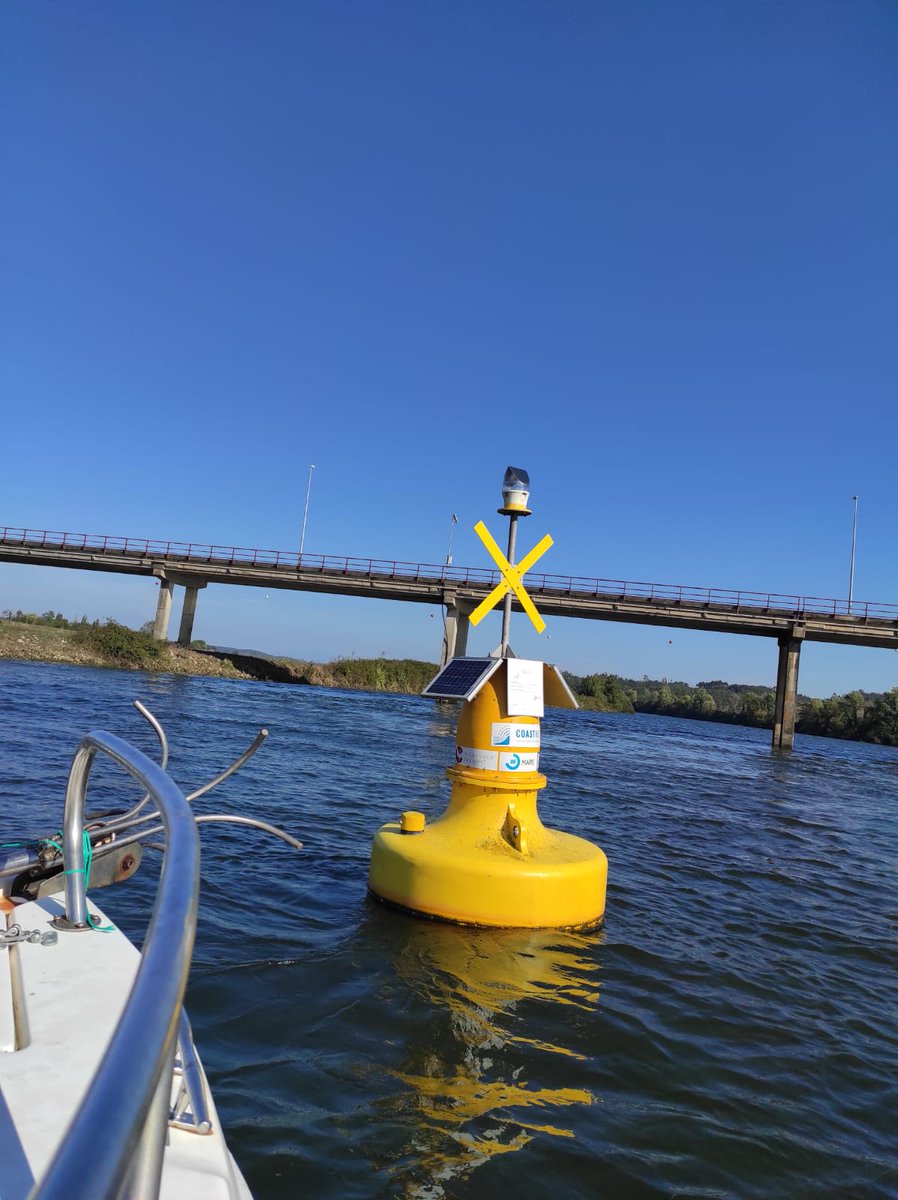 Eper7's tweet photo. The maintenance of the array of acoustic receivers to track marine fauna movements continuous!  📍  Mondego River #coastnet  
 @MARE_centre  @univdeevora  @AquaticTracking https://t.co/kwnbQ7vtCV