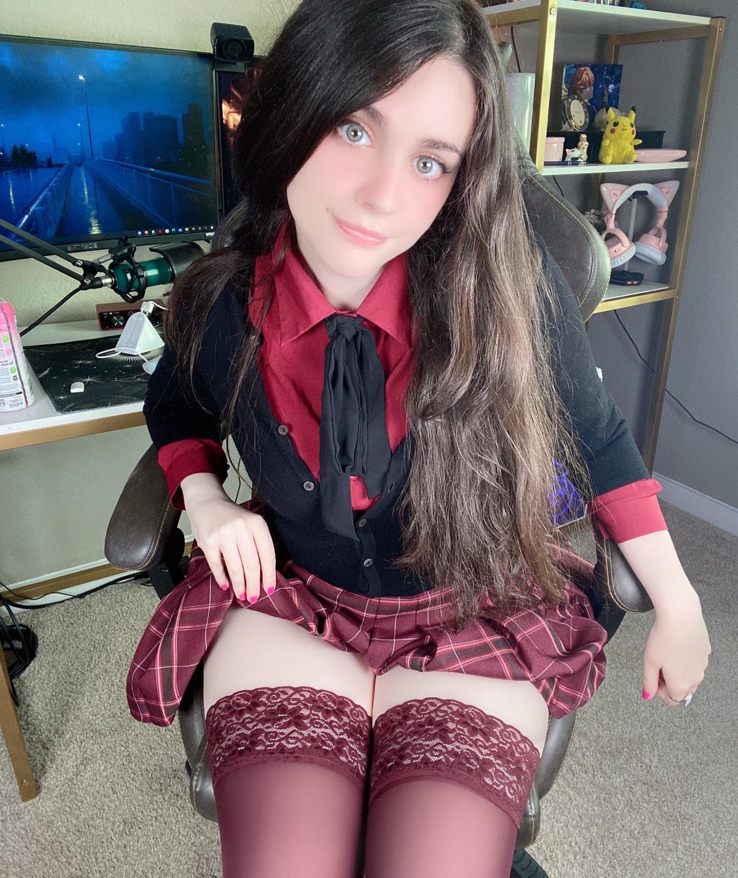 Adina Luna on Twitter "red thigh high stockings for fall 🍁☺️ https //t