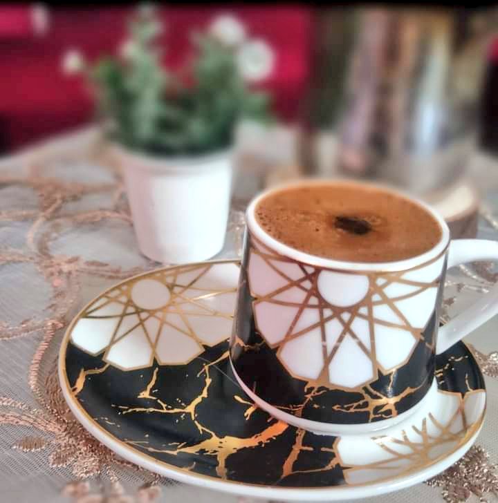 AhmdSyra1's tweet photo. #كلمه_بلهجتك_وهات_معناها 
زلمي... كلمه سوريه اصليه ومعناها رجل
.
.
.
إحتضن قلبك ، إحتسي قهوتك بمفردك .. 
و تأكَّد أنَّ لا داعي للعِتاب فالكُل يُدرك ما يَفعله .. ☕ https://t.co/z0tYxDtJHm