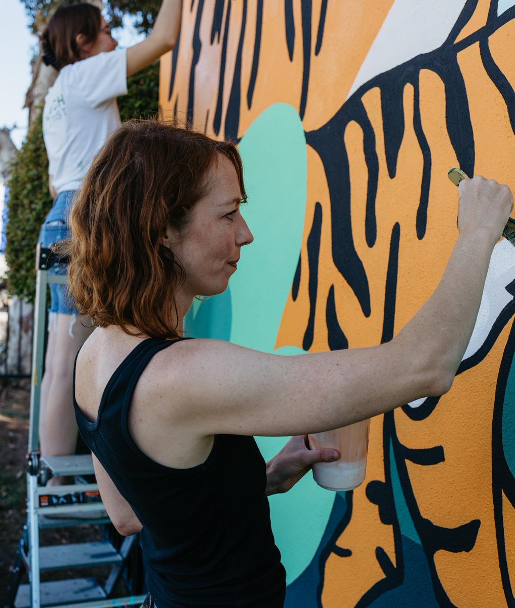 ArtReachSD's tweet photo. Transforming spaces, painting big. π
Incredible photos taken by Emily Dean Photography from our last project at @LemonGroveAE by Katy Yeaw!
@LemonGroveSD
#artreachmuralprogram #artreachsd #schoolmural #muralprogress #artseducation #sandiegononprofit https://t.co/MRUlSwnoL9