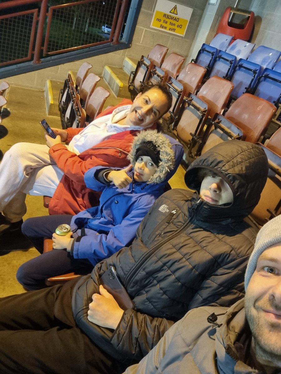GrisedaleJake's tweet photo. Out watching @the_nomads v @RuthinTownFC can't wait till I can play @iggzyr 😂 https://t.co/Pib2ORFfFa