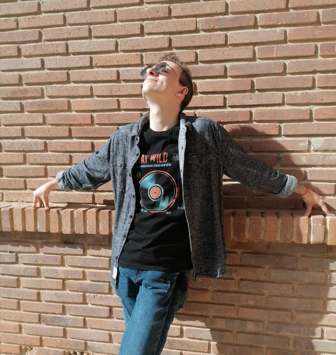 El mundo es redondo y lo que parece el fin, puede ser el principio. 🌎

- I Baker Priest - 

#picoftheday #airelibre #respirando #mundo #paz #daniparreño