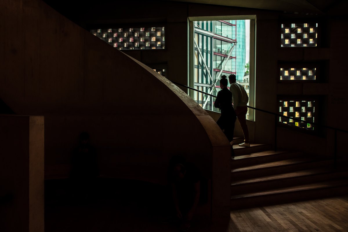 JFDC4's tweet photo. Going up?

While strolling the South Bank I (by surprise) came across a great photography show at the OXO Tower, much talent in between those walls.
Of course, did a couple of snaps along the way :)
#London #streetphotography #urbanphotography #contrast #highlights #streetphoto https://t.co/llZHBcGfsS