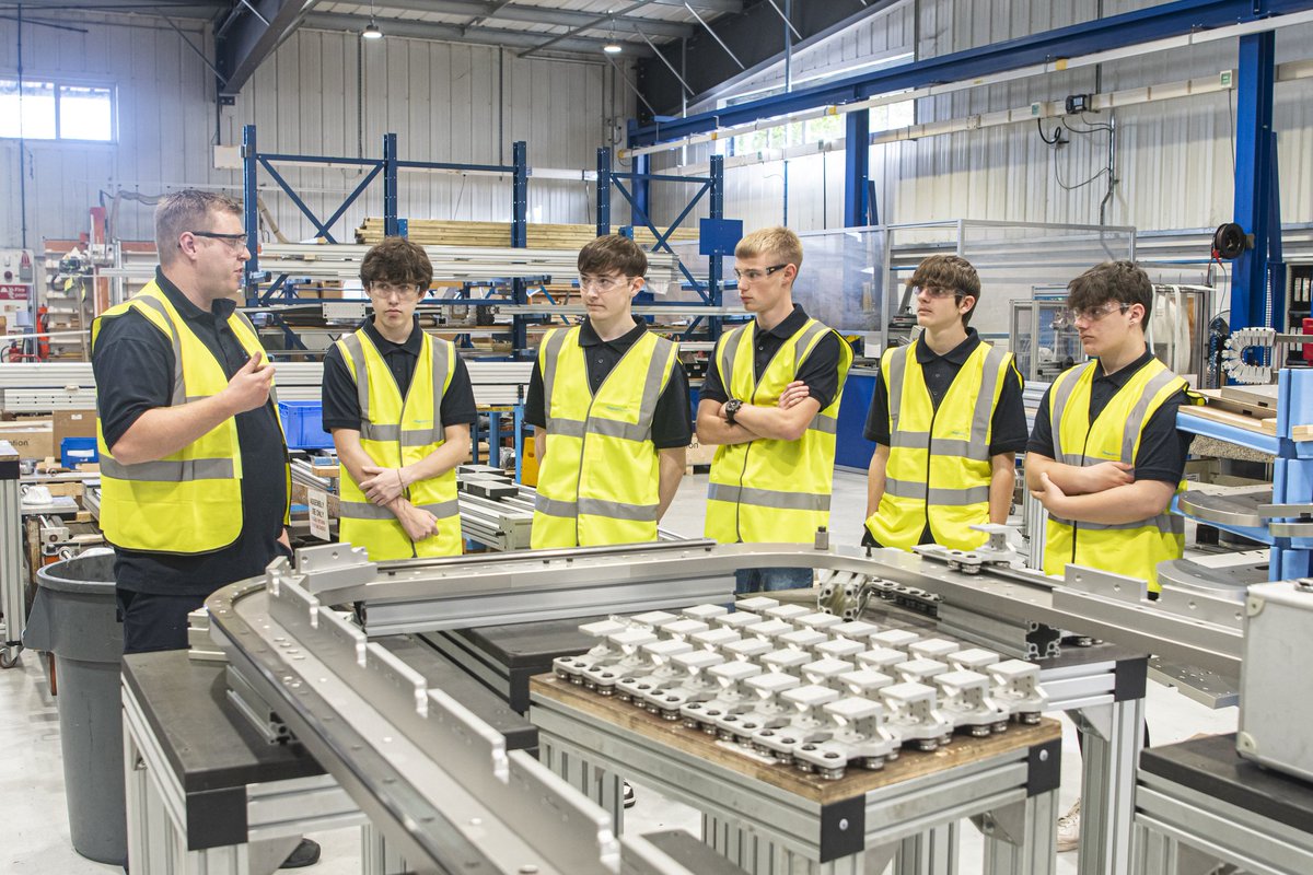 HepcoMotion TLevel Academy, this exciting development will strengthen our partnership with Exeter College and further develop our training for HepcoMotion employees.
This initiative is the first of its kind in the UK
#hepcomotion #exetercollege #partnership #tlevels  #swaan