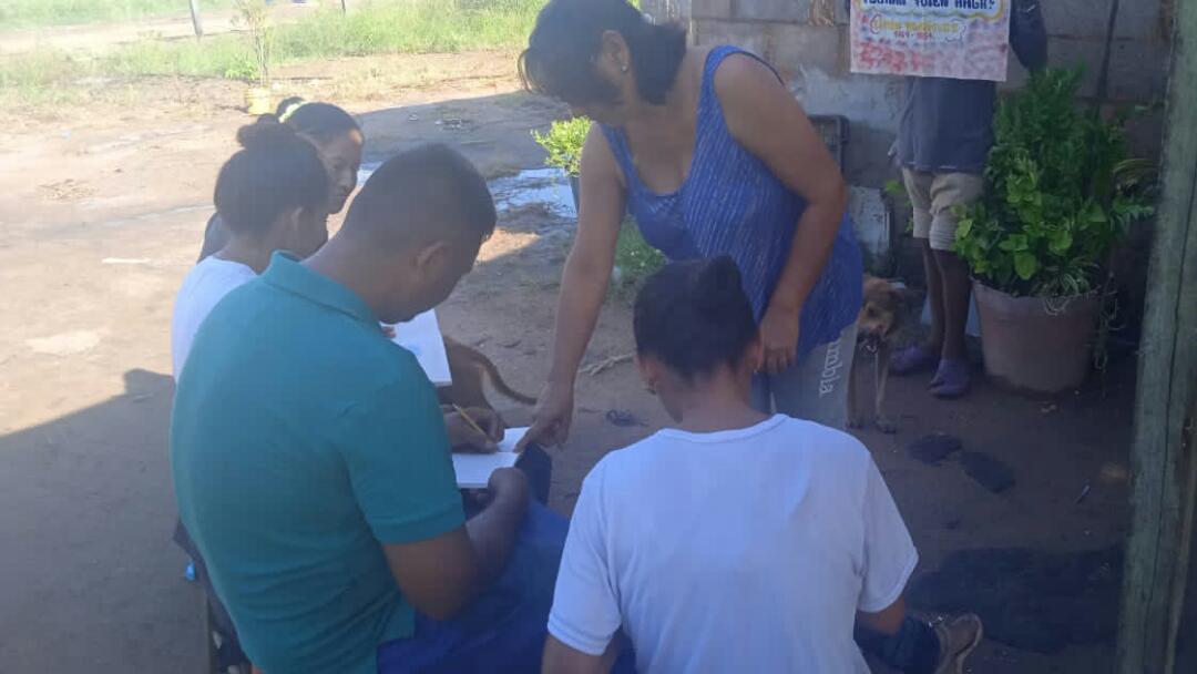 MisionrobinsonC's tweet photo. Misión Robinson La Cañada de Urdaneta, Parroquia El Carmelo, Ambiente El Brillante, sector Brisas del Lago. @NicolasMaduro @dcabellor @delcyrodriguezv @_LaAvanzadora @dorelisecheto @Zoraidaurdane10 @MervinMaldonad0 @yeritzonpsuv @RobinsonZulia @nervasanchez23 https://t.co/3vktk5NRAB