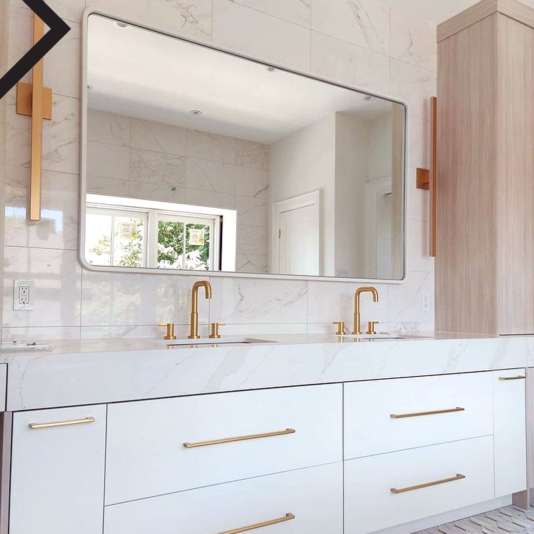 A true show stopper design by @elysha_interiors 

Featured collection: Blade Deckmount Lavatory Faucet.