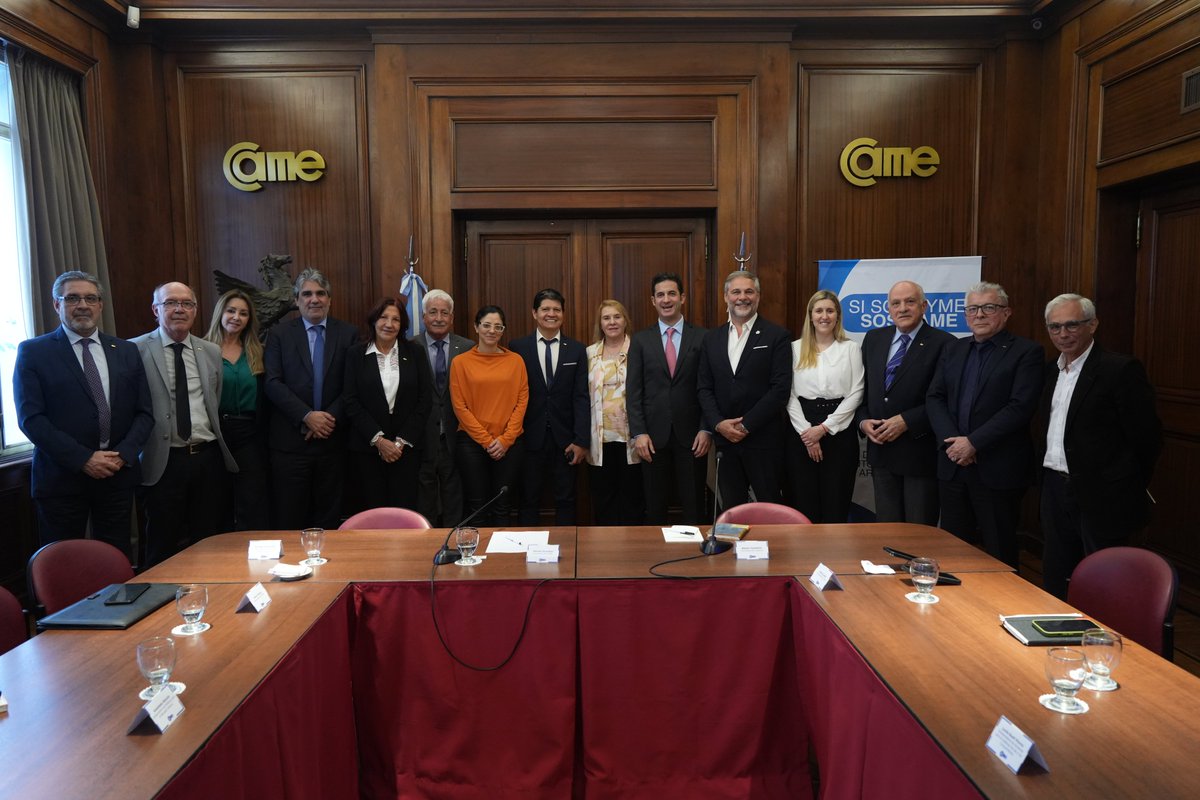 Por su parte, el presidente <a href="/AlfredoGZChaco/">Alfredo González</a> sostuvo: “El empresario requiere de certidumbre para la toma de decisiones”, y destacó la importancia de trabajar en conjunto con las pymes para la implementación de estas nuevas herramientas.

Leé más 🔗 bit.ly/TombolinienCAME